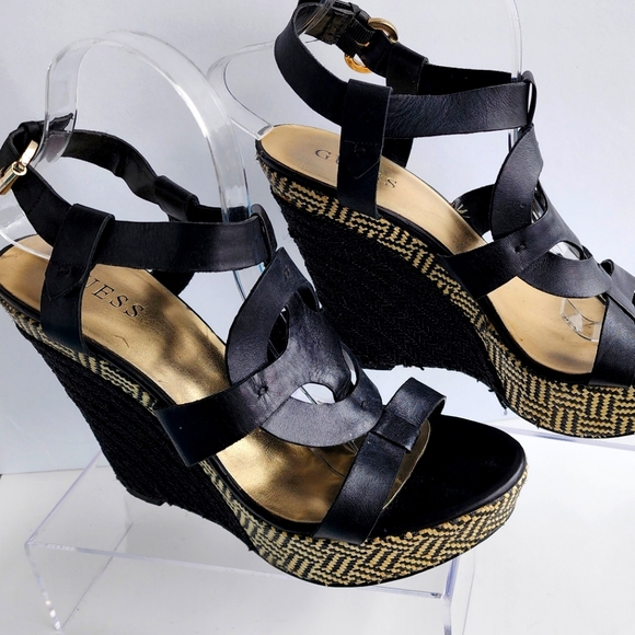 GUESS Dailona Geometric Wedge Sandal | Size 10 - Picture 1 of 8